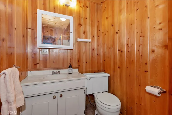 648 Crest Estates Drive, Lake Arrowhead, California 92352
