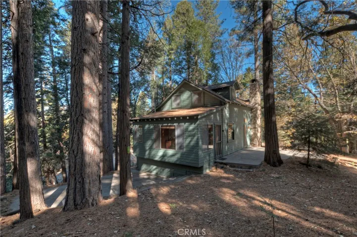 648 Crest Estates Drive, Lake Arrowhead, California 92352