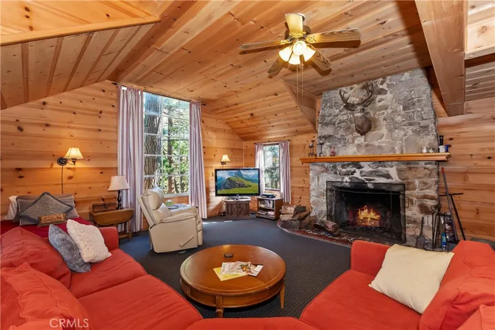 648 Crest Estates Drive, Lake Arrowhead, California 92352