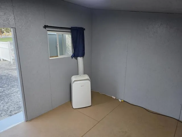 1000058744