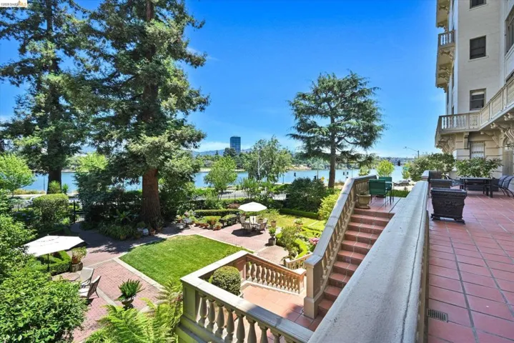 200 Lakeside Dr 801, Oakland, California 94612