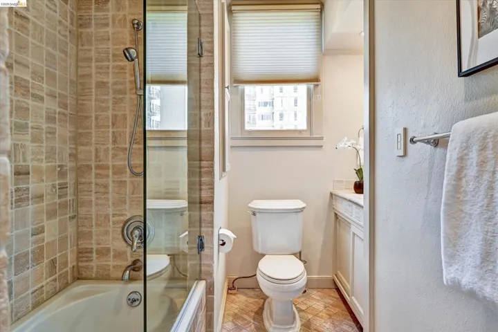 200 Lakeside Dr 801, Oakland, California 94612