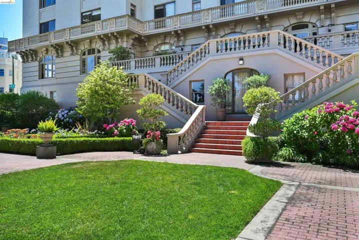 200 Lakeside Dr 801, Oakland, California 94612