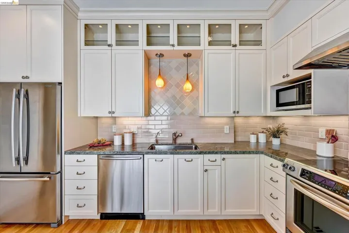200 Lakeside Dr 801, Oakland, California 94612