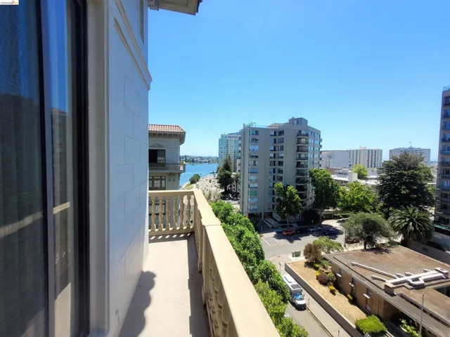 200 Lakeside Dr 801, Oakland, California 94612