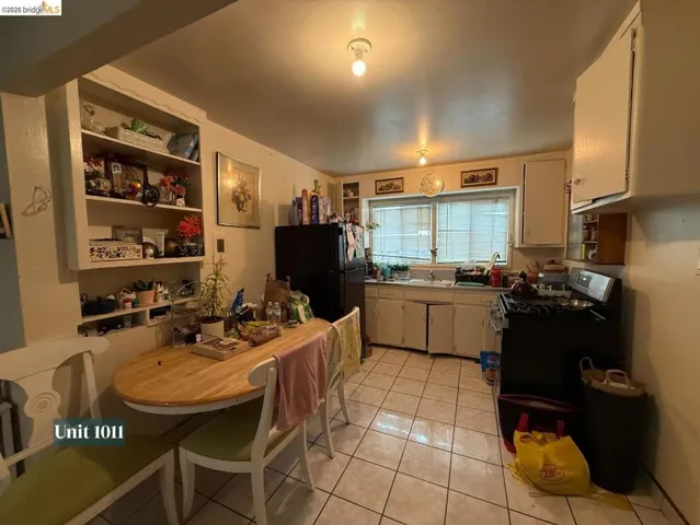 Kitchen & Dining Area