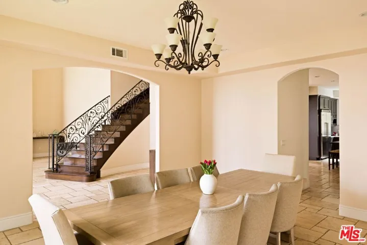 , Encino, California 91436