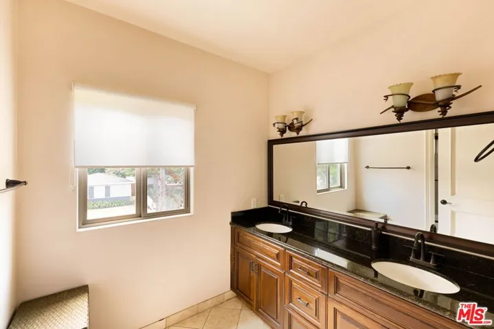 , Encino, California 91436
