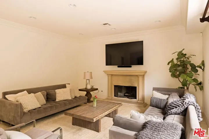 , Encino, California 91436