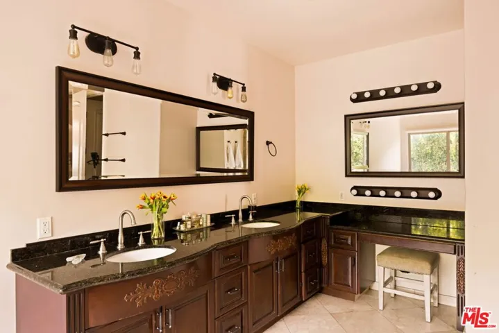 , Encino, California 91436