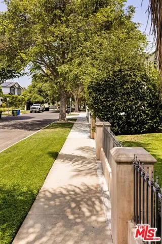 , Encino, California 91436