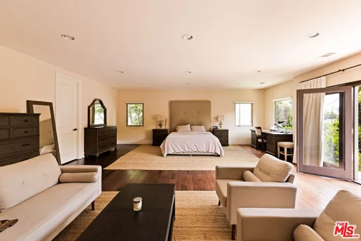 , Encino, California 91436