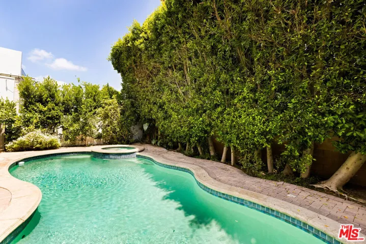 , Encino, California 91436