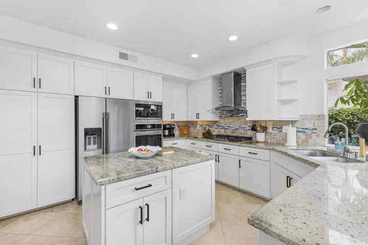 1738 Blackbird Circle, Carlsbad, California 92011