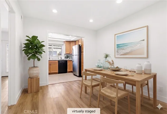 Dining room (virtually staged)