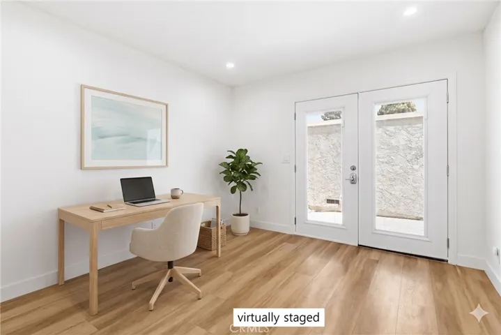Office (virtually staged)
