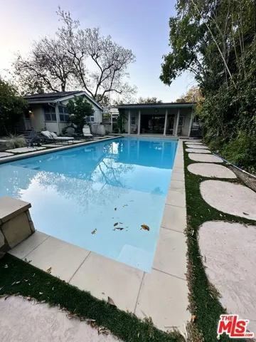 5250 Louise Avenue, Encino, California 91316
