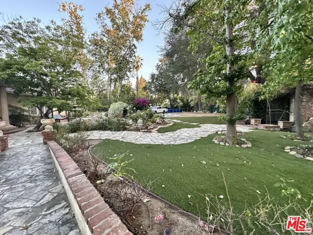 5250 Louise Avenue, Encino, California 91316