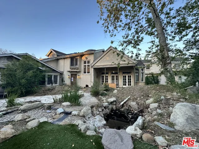 5250 Louise Avenue, Encino, California 91316