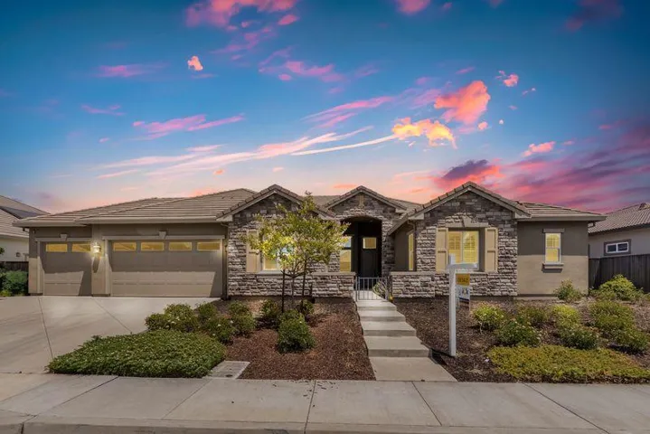 7922 Cinnamon Way, Gilroy, California 95020