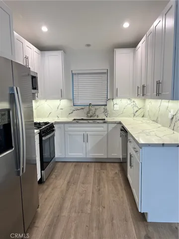 Kitchen with gorgeous quartz countertops