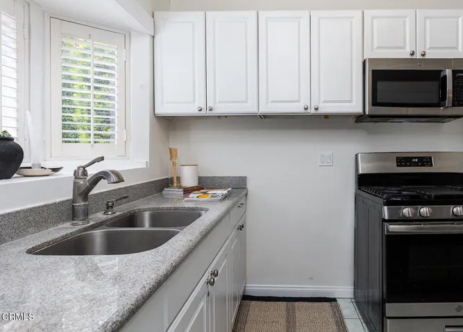1969 N Raymond Ave 016-mls
