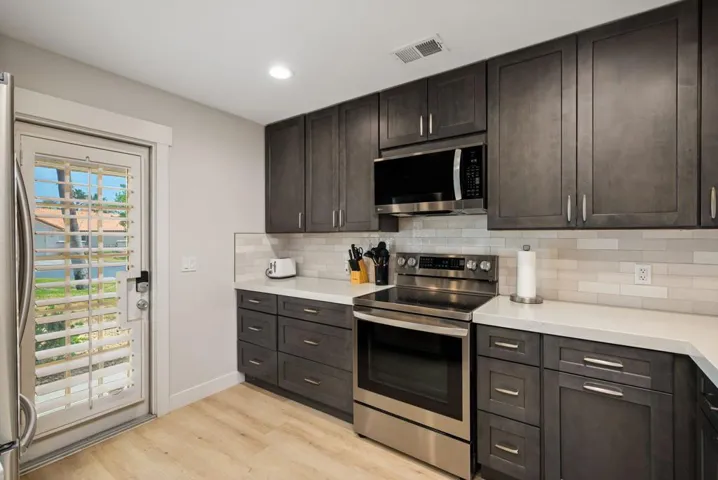 21-web-or-mls-KCDesertFalls_OPMG_0526_02