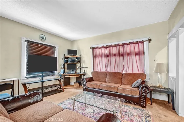 Front unit-living room