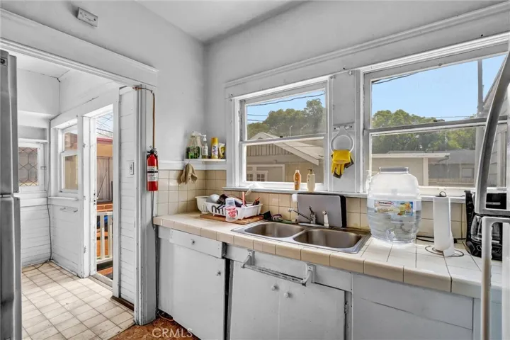 Front unit-kitchen