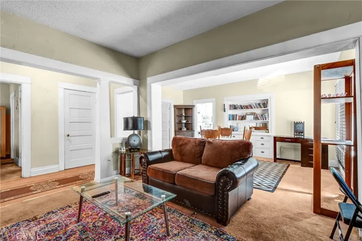 Front unit-living room