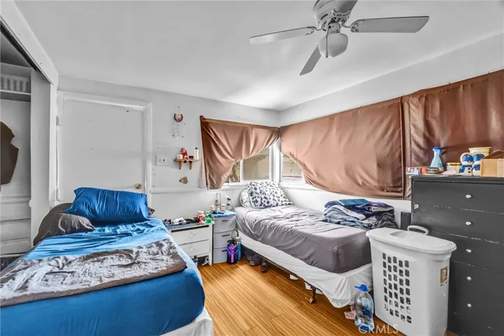 Back unit-living room