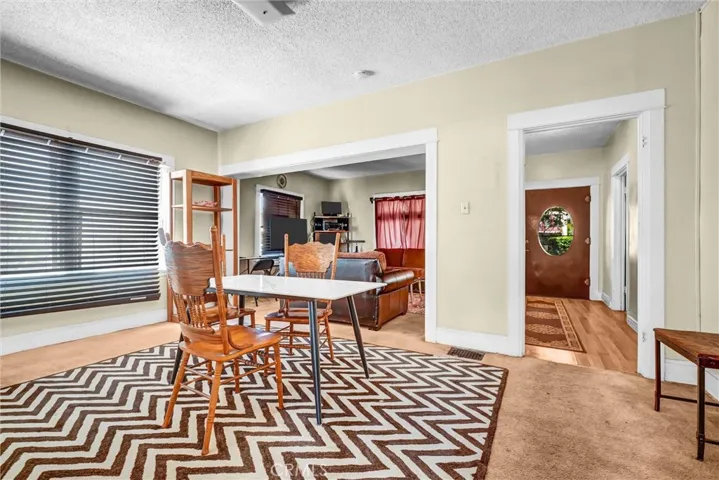 Front unit-dining area