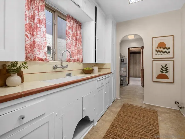 https://zimg.paragon.ice.com/ParagonImages/Property/PA/SDMLS/260013122/21/533/400/f49564ecbe0afa364cfaf6230d0d0ff2/3/d0bef7e4a8aa3a90950e2f6667fcda37/260013122-79068ec6-3a66-4444-8a7f-fc570022dcee.JPG