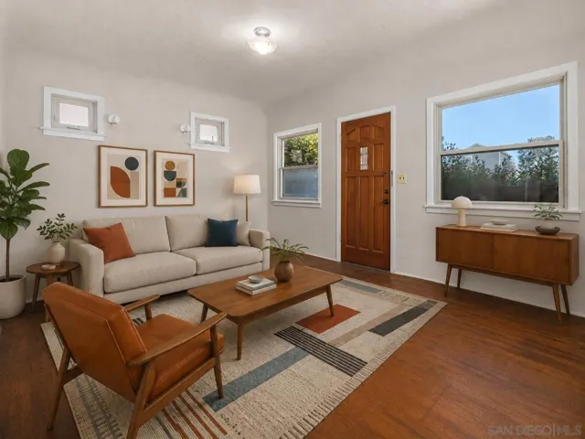 https://zimg.paragon.ice.com/ParagonImages/Property/PA/SDMLS/260013122/11/533/400/c95cc6718d8b38d823151e1f31ad5395/3/d0bef7e4a8aa3a90950e2f6667fcda37/260013122-bf3318f9-da93-4ea3-a584-ebc049da9730.JPG