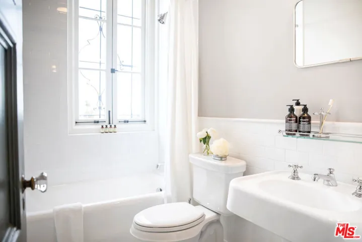 5959 Franklin Avenue 301, Los Angeles, California 90028