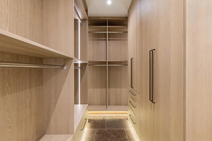 Primary Closet (1)