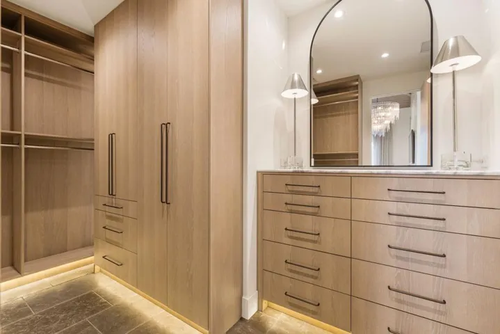 Primary Closet (1)