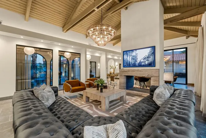 Formal living