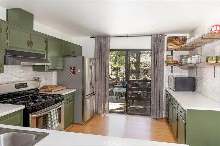 170 N Eureka Drive, Big Bear Lake, California 92315