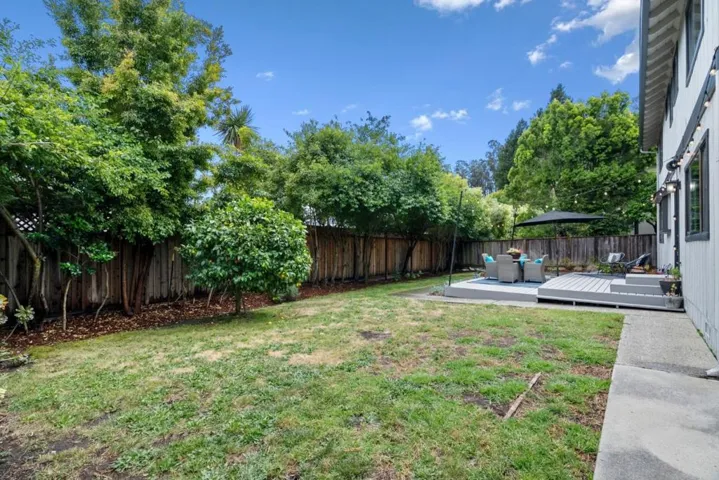 105 Quarry Lane, Santa Cruz, California 95060