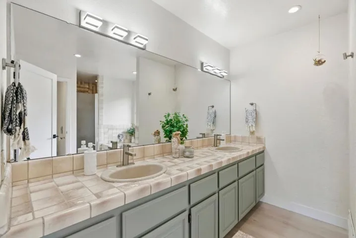 105 Quarry Lane, Santa Cruz, California 95060