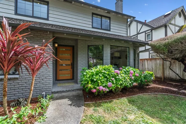 105 Quarry Lane, Santa Cruz, California 95060