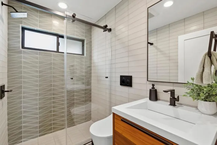 105 Quarry Lane, Santa Cruz, California 95060