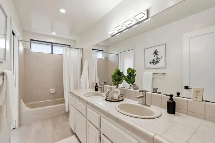 105 Quarry Lane, Santa Cruz, California 95060