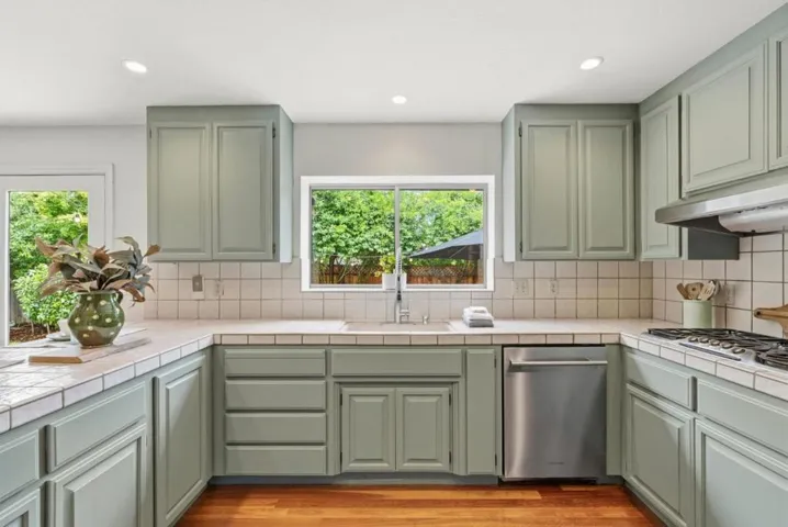 105 Quarry Lane, Santa Cruz, California 95060