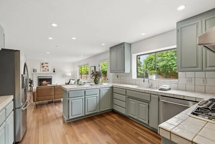 105 Quarry Lane, Santa Cruz, California 95060