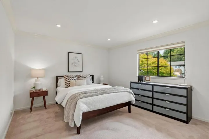 105 Quarry Lane, Santa Cruz, California 95060