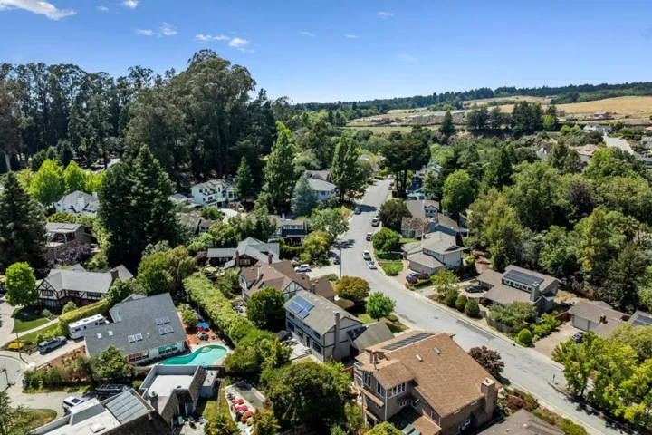 105 Quarry Lane, Santa Cruz, California 95060