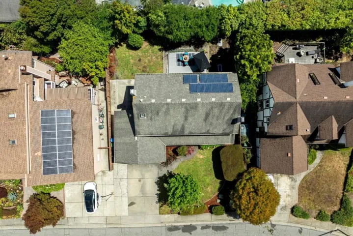 105 Quarry Lane, Santa Cruz, California 95060