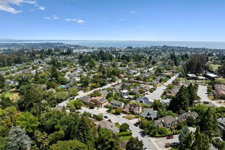 105 Quarry Lane, Santa Cruz, California 95060